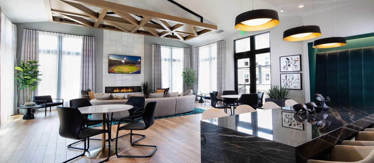 header space commercial hotel